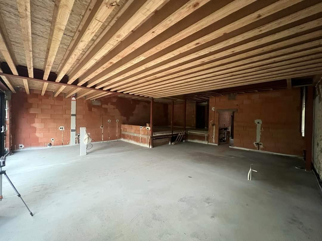 Wetgeving, Vergunningen & Premies Woningrenovatie Renovatieverplichting Vlaanderen project door Dogani Group in Antwerpen
